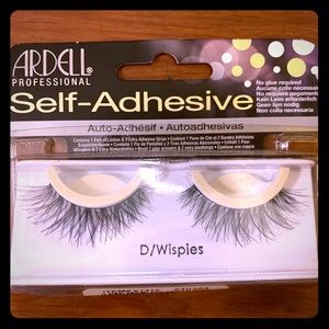 Self-Adhesive Lashes